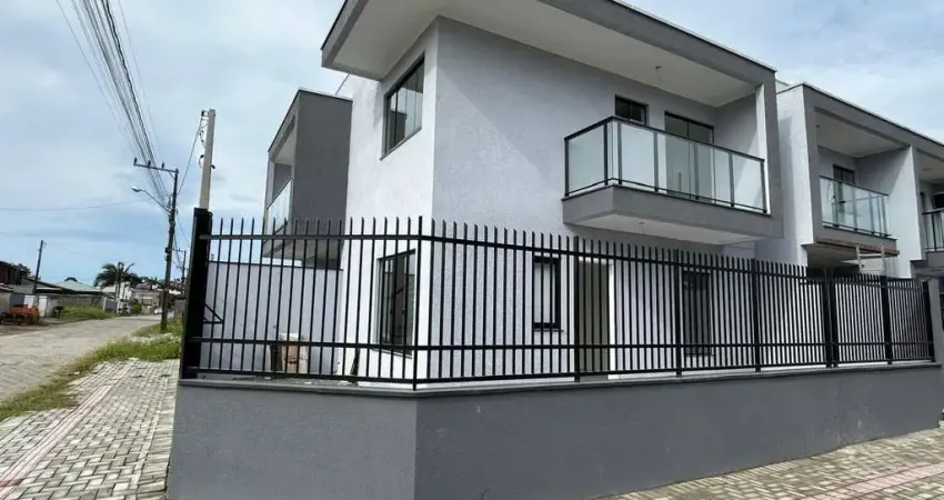Casa para Venda em Balneário Piçarras, Itacolomi, 3 dormitórios, 2 suítes, 3 banheiros, 3 vagas