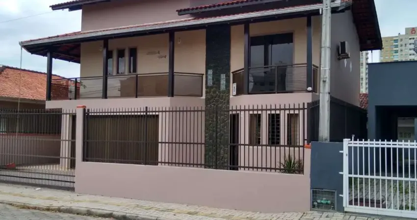 Casa para venda em balneário piçarras, itacolomi, 3 dormitórios, 1 suíte, 2 banheiros, 4 vagas