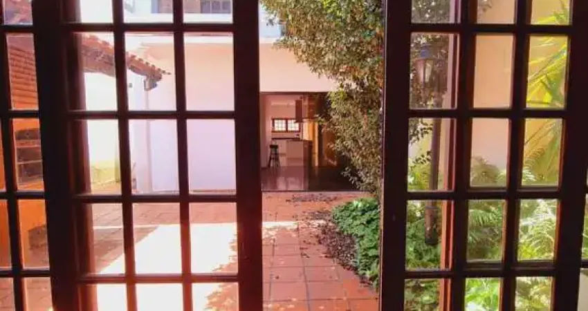 Sobrado para venda, Jardim Paulistano, São Paulo, com 3 dormitórios, edícula, área gourmet, churrasqueira, quintal e 3 vagas de garagem.