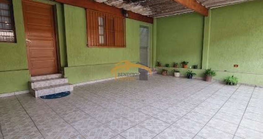 Casa térrea com acessibilidade para venda em Quitaúna, Osasco, com 2 dormitórios, edícula (suíte), 2 vagas de garagem.