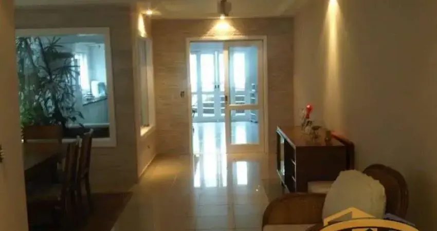 Sobrado à venda, Barueri, com 5 suítes, quintal com piscina, excelente localização.