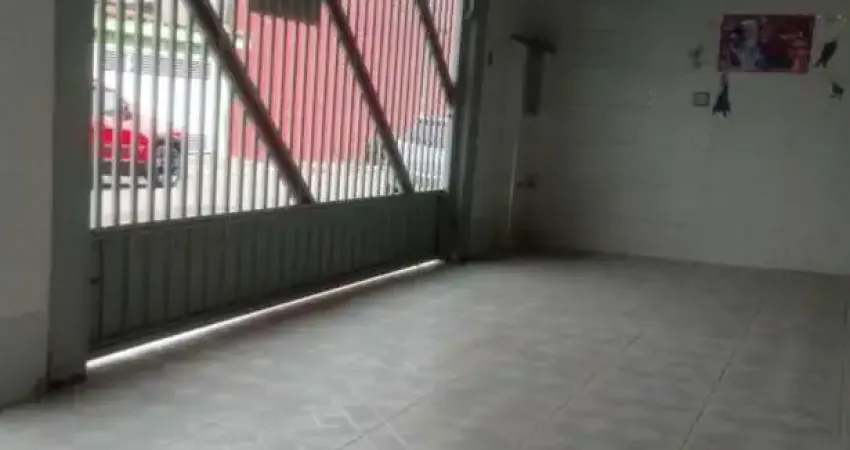 Casa térrea com 3 dormitórios, 3 vagas de garagem, quintal com churrasqueira, Piratininga.