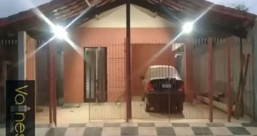 Casa para venda, Caraguatatuba, com 2 dormitórios sendo 1 suíte.