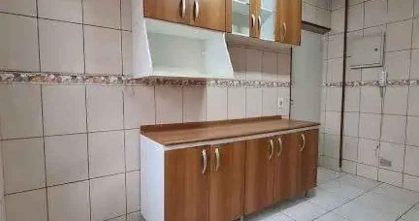 Apartamento para locação no Centro de Osasco, com 3 dormitórios, 2 banheiros e 1 vaga de garagem. Perto da Igreja Santo Antônio.