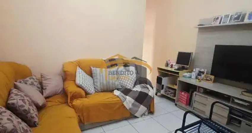 Imóvel para venda, Novo Osasco, com 3 casas, 2 vagas de garagem, água e luz individuais