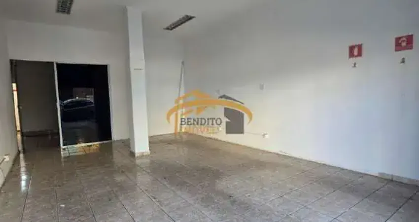 Salão comercial para locação, Bela Vista, Osasco, com copa e banheiro.