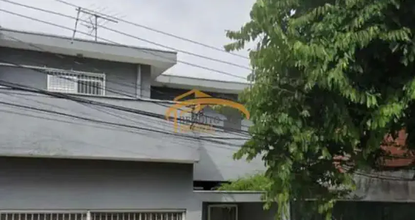 Sobrado à venda em Vila Osasco com suíte, hidromassagem, cozinha planejada, garagem coberta e ótima localização, em bairro seguro e tranquilo.