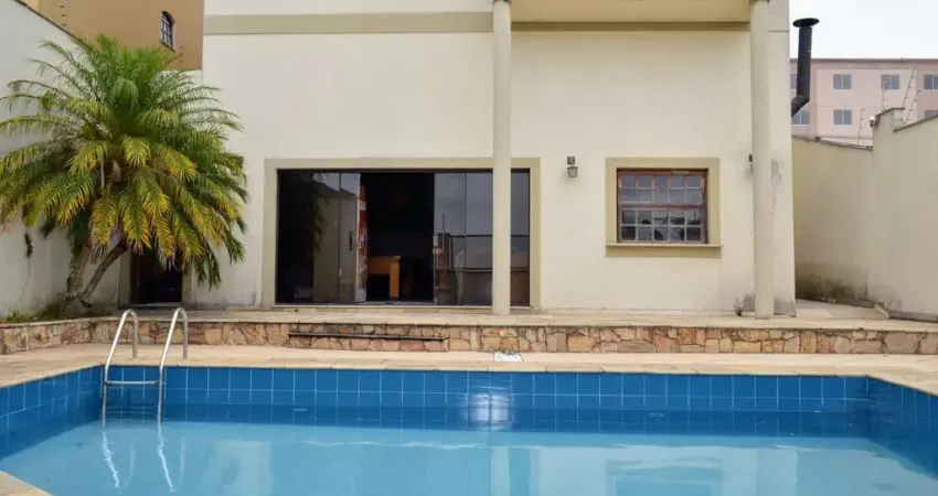 Sobrado venda City Bussocaba, 4 dormitórios, sendo 2 suítes, piscina, salão de festas e jogos, 6 vagas de garagem.