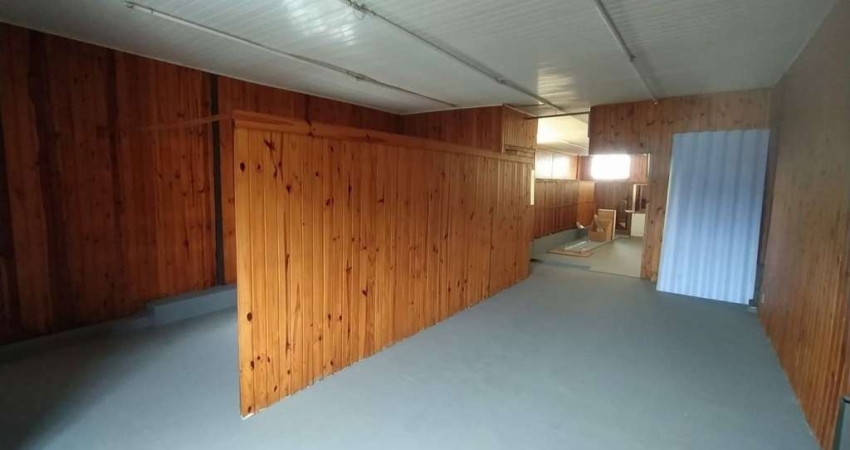 Salão  (piso superior)  de 130 m²,  para locação no Parque Casa de Pedras - ótima localização