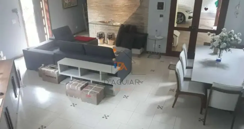 Sobrado no Condominio Imperial na Serra da Cantareira com 04 quartos (03 suítes) e 04 vagas