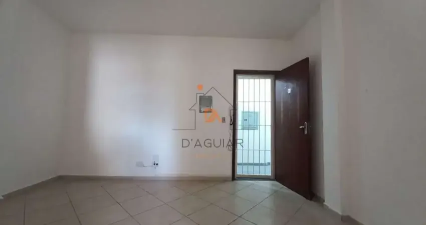 Sala comercial entre as estações de metrô santana e carandiru, com 40m², banheiro