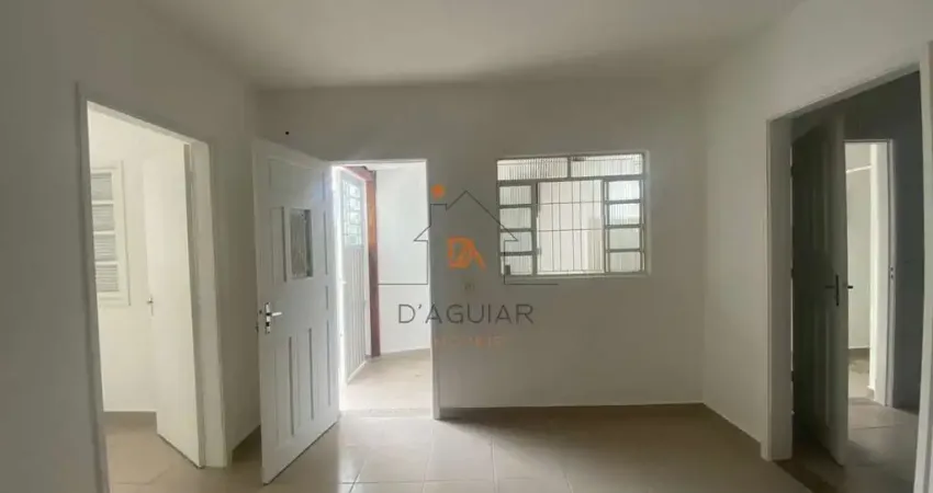 Casa térrea de 45 m² com um quarto, sala, cozinha e uma vaga para moto - parque edu chaves