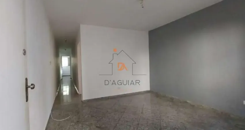 Casa assobrada localizada na Parada Inglesa com 01 quarto, sala, cozinha e área de Serviço