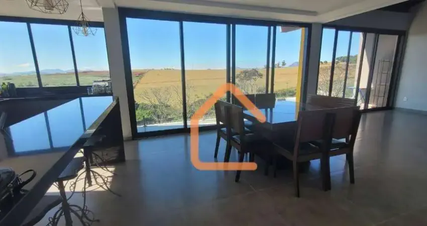 Casa com 3 dormitórios à venda, 296 m² por R$ 1.400.000,00 - Gran Royalle - Pouso Alegre/MG