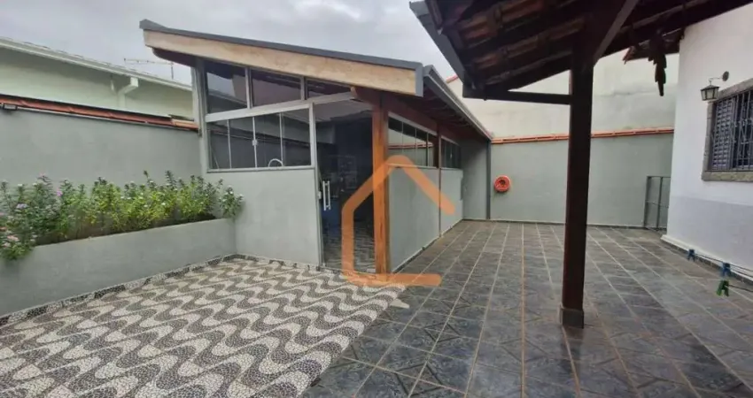 Casa com 3 dormitórios à venda, 193 m² por R$ 800.000,00 - São Carlos - Pouso Alegre/MG