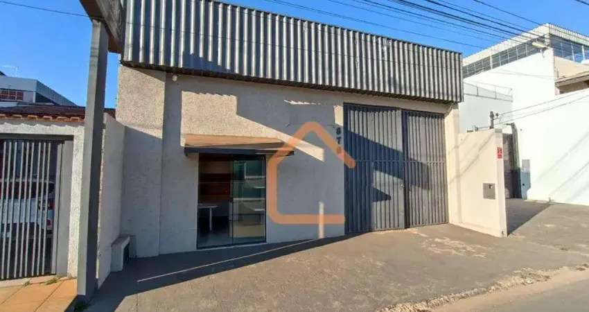 Galpão para alugar, 260 m² por R$ 6.500/mês - São Carlos - Pouso Alegre/MG