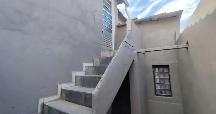 Casa para Locação em Osasco, Munhoz Júnior, 1 dormitório, 1 banheiro