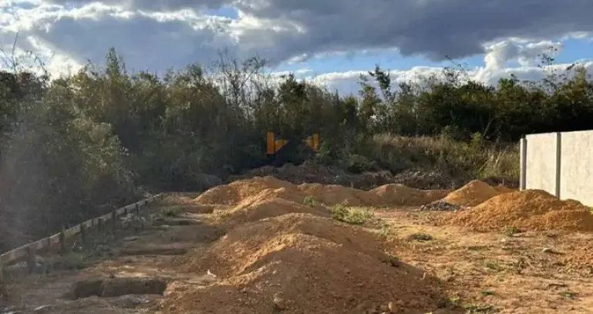 Terreno à venda na Rua Vinte e Quatro, Candeias, Vitória da Conquista
