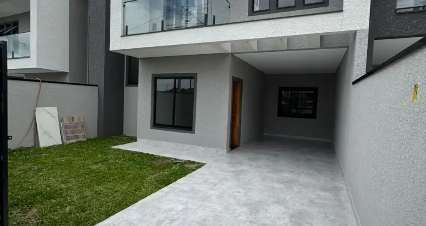 EXCELENTE SOBRADO LOCALIZADO EM FAZENDA RIO GRANDE