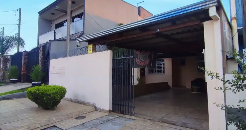 BELA CASA COM TERRENO INTEIRO 03 QUARTOS