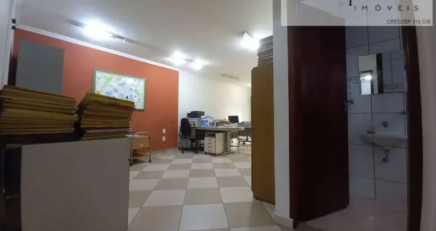 Casa com 3 quartos à venda na Rua Barra do Chapéu, Vila Romana, São Paulo