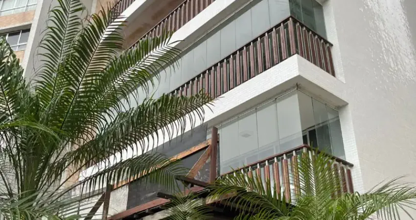 Ap com 3 dormitórios sendo os 3 suítes e dependência de empregada para locação com vista ao mar !