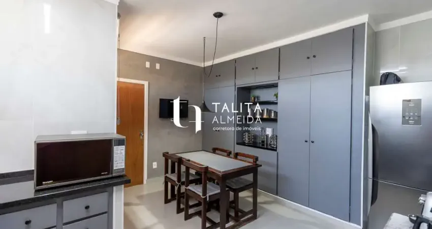 Casa a venda: 04 quartos (02 suítes), 02 vagas, piscina, escritório