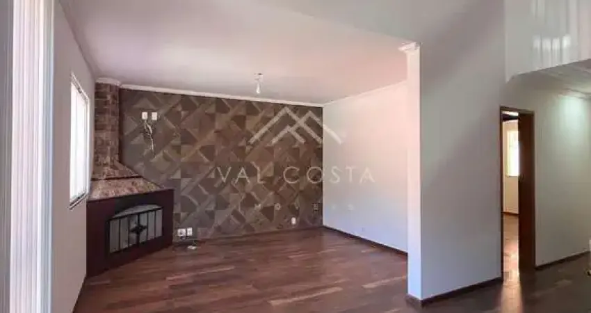 Casa 3 quartos (1 suíte) com piscina, churrasqueira em condomínio fechado