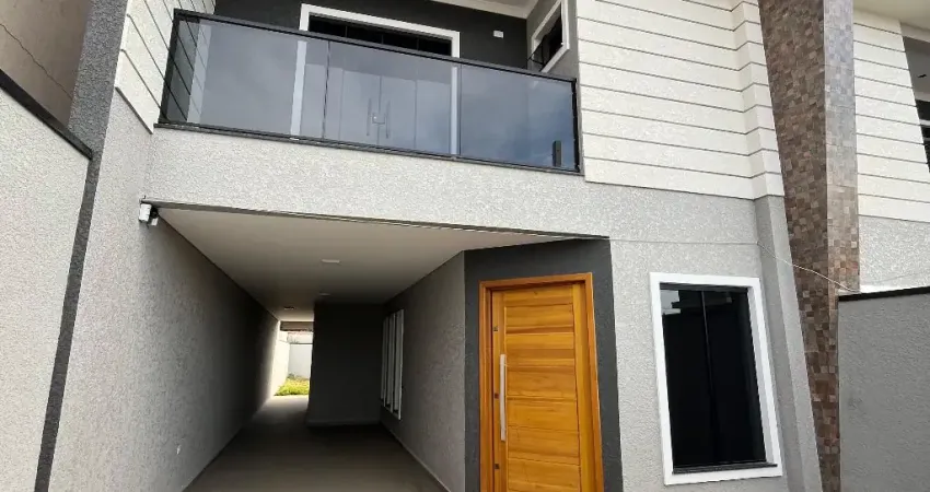 Excelente Sobrado á venda no bairro Costeira! 3 dormitórios sendo 1 suíte c/closet e sacada Amplo terraço  Sala, cozinha, banheiro, lavanderia, lavabo e churrasqueira Espaço de quintal  Garagem cobert