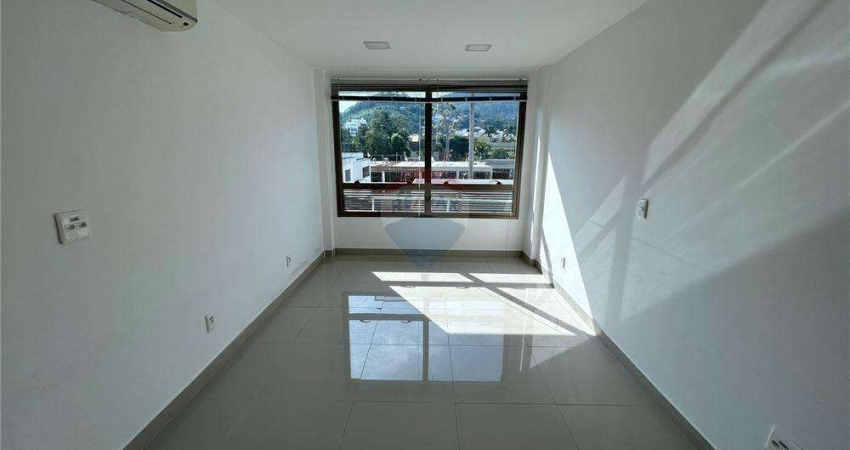 Excelente sala comercial num dos melhores  condomínios  da freguesia!!