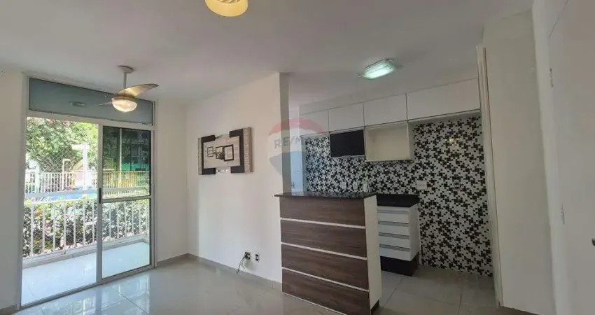 Excelente oportunidade!!Apartamento semi mobiliado com 2 dormitórios à venda no Anil Jacarepaguá