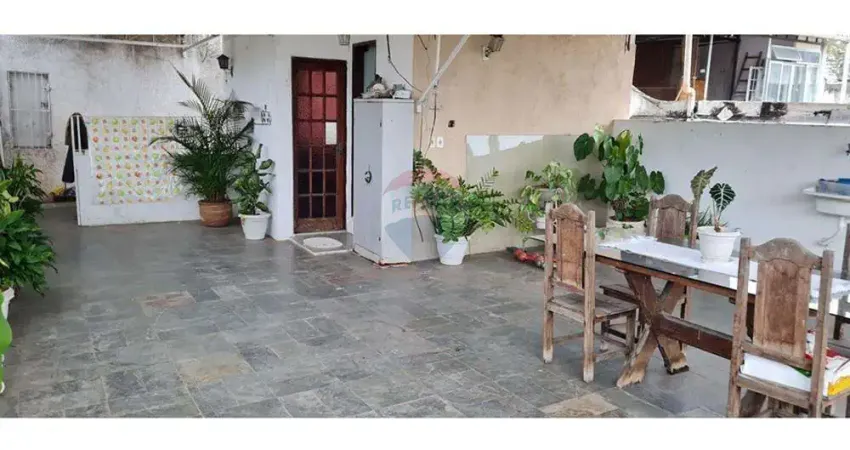 'casa dos sonhos, em vila valqueire, condomínio fechado com 4 quartos e dependencias.'