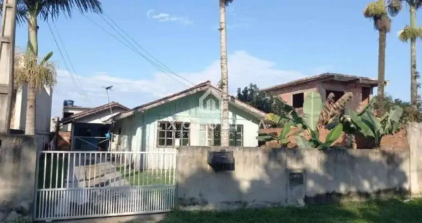 Casa à venda na rua dos passarinhos, 631, São José, Itapoá