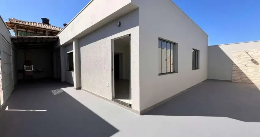 CASA MODERNA NA REGIAO DO BAIRRO SAO LUIZ EM DIVINOPOLIS MG
