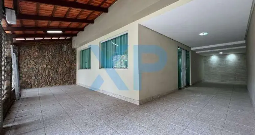 CASA RESIDENCIAL A VENDA NO BAIRRO SANTO ANTÔNIO EM DIVINÓPOLIS-MG