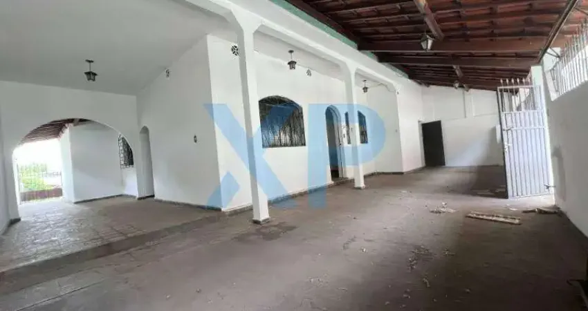 Casa com 3 quartos à venda na Rua São João, Centro, Divinópolis