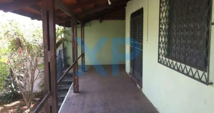 Casa com 4 quartos à venda na Rua Buenos Aires, Sagrada Família, Divinópolis