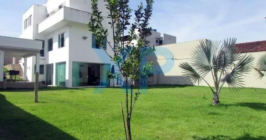 Casa com 4 quartos à venda na Rua Caracas, Belvedere, Divinópolis