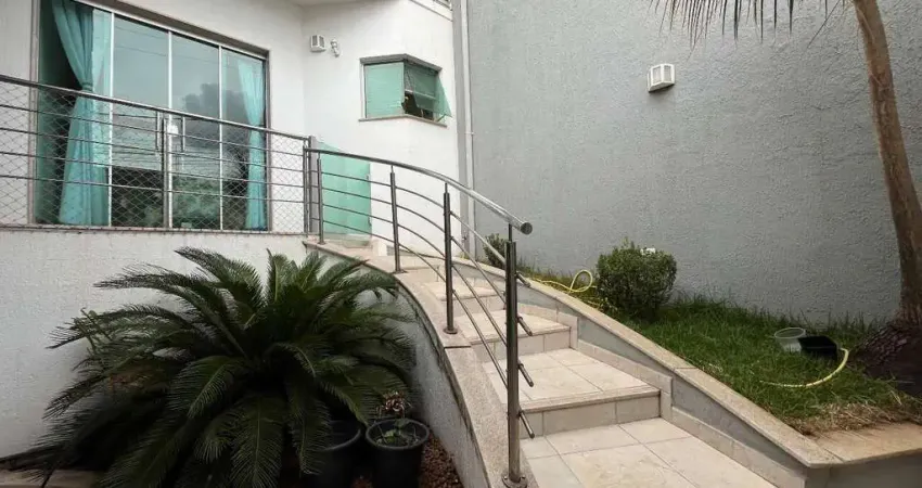 CASA ALTO PADRAO NOA BAIRRO MANOEL VALINHAS EM DIVINOPOLIS MG