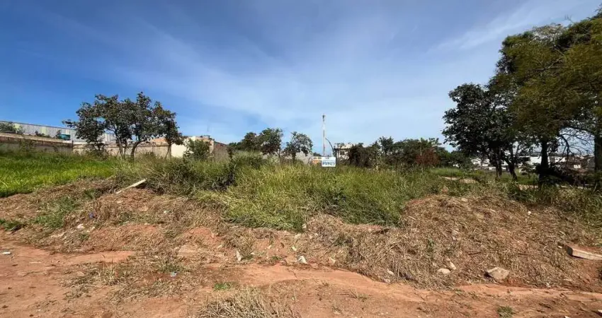 LOTE RESIDENCIAL OU COMERCIAL, REGIAO DO BAIRRO ICARAI EM DIVINOPOLIS MG