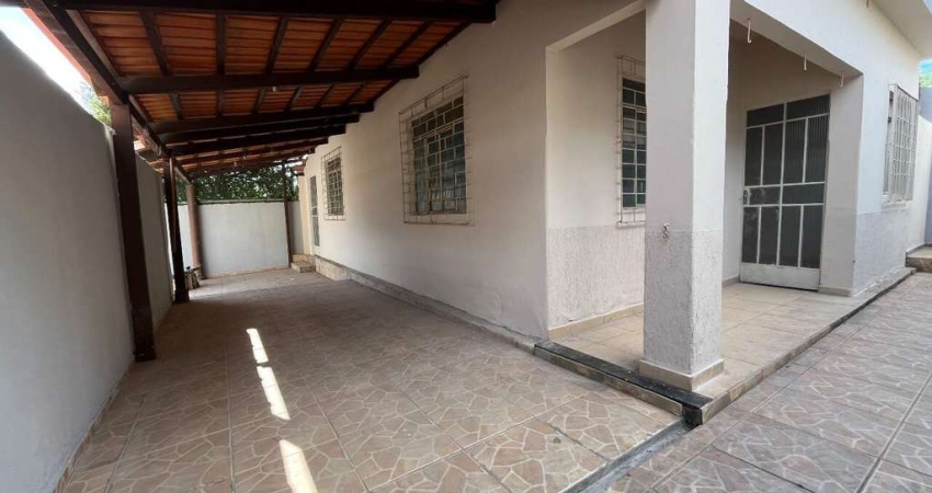 CASA RESIDENCIAL NO BAIRRO INTERLAGOS EM DIVINOPOLIS MG