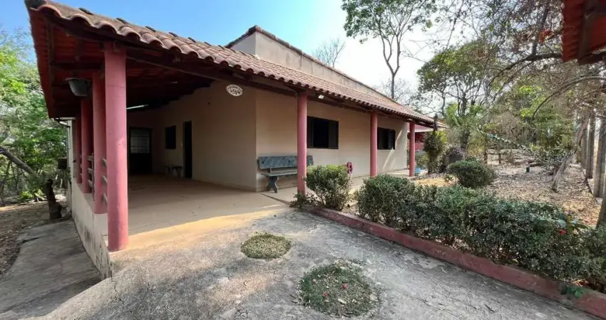 Linda Chácara Com Casa no Bairro Ferrador Em Divinopolis.