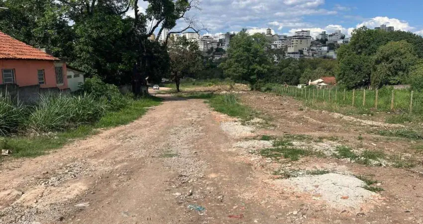 Terreno à venda na Rua Ari Parreira Barbosa, Planalto, Divinópolis