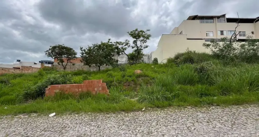 Terreno à venda na Rua José Gontijo da Fonseca, Oliveiras, Divinópolis