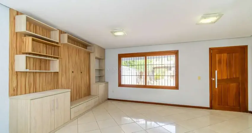 Casa com 3 quartos à venda na Rua Jayme Saul de Borba, --, Espírito Santo, Porto Alegre