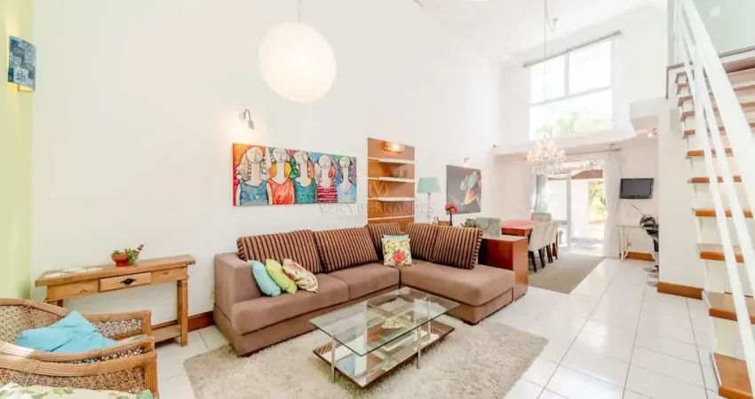 Casa com 3 quartos à venda na Avenida Leonardo Carlucci, --, Espírito Santo, Porto Alegre