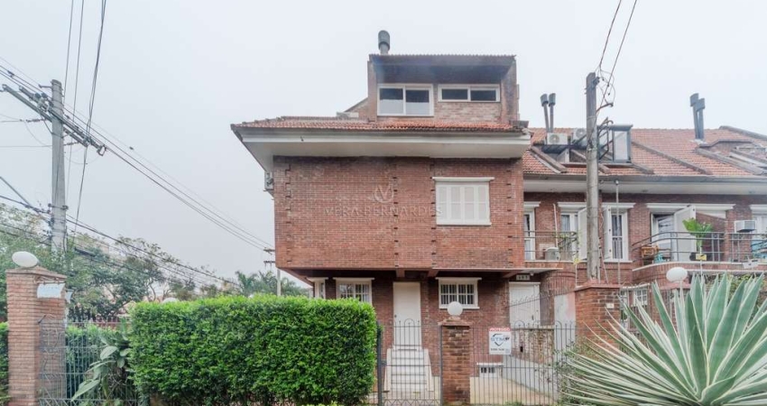Casa com 3 quartos à venda na Rua Doutor Armando Barbedo, 1200, Tristeza, Porto Alegre