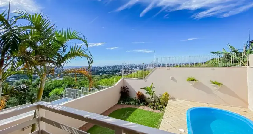 Casa com 4 quartos à venda na Rua Pedro Carneiro Pereira, --, Teresópolis, Porto Alegre