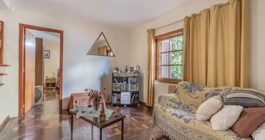 Casa com 4 quartos à venda na Rua Laguna, --, Cavalhada, Porto Alegre