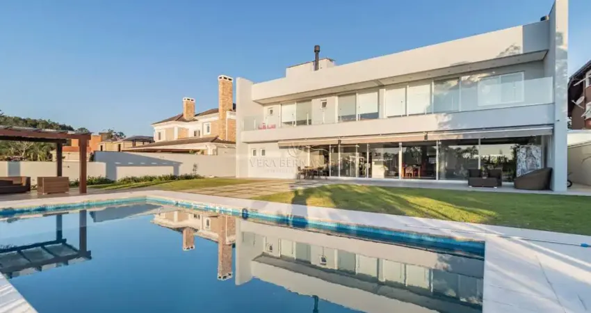 Casa em condomínio fechado com 6 quartos à venda na Avenida Juca Batista, --, Belém Novo, Porto Alegre